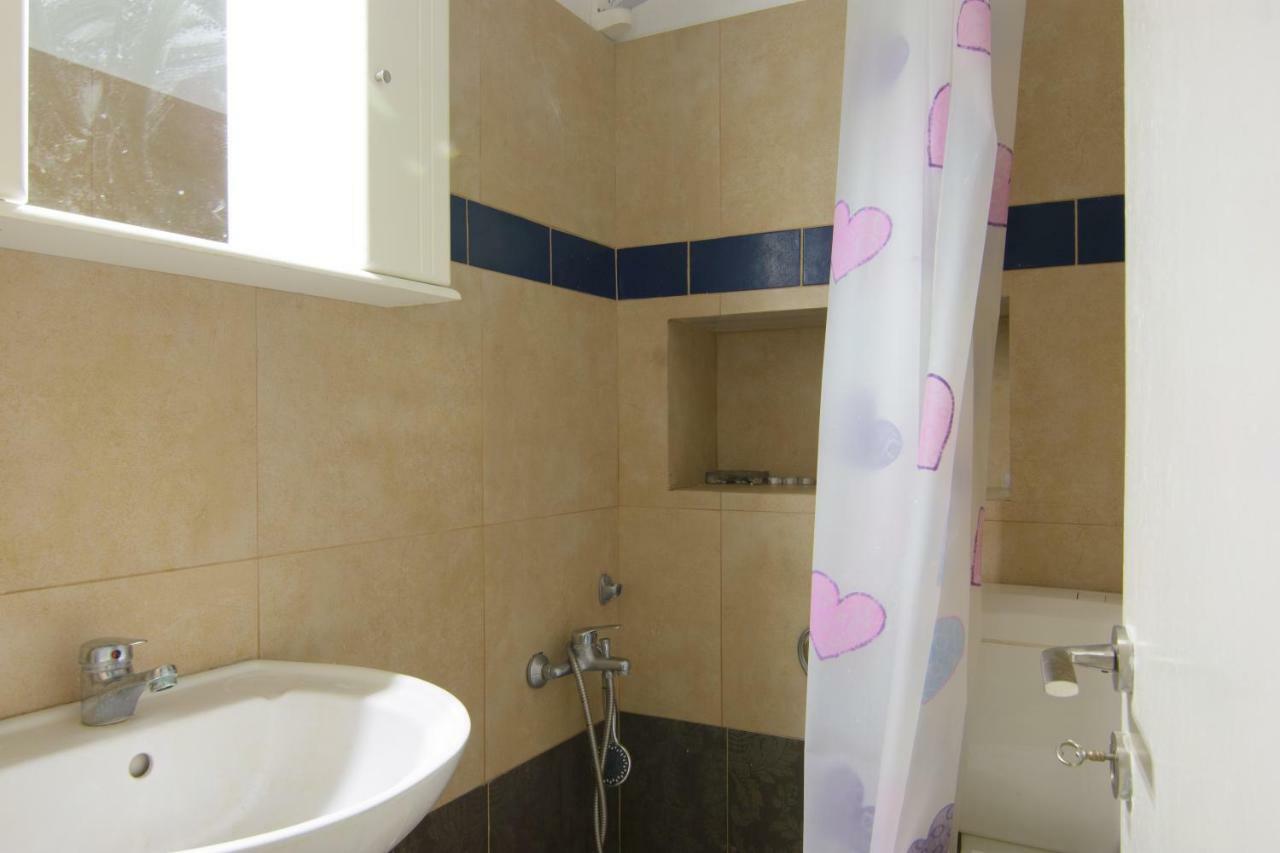 Lilas Traditional Maisonette 伊罗达 外观 照片