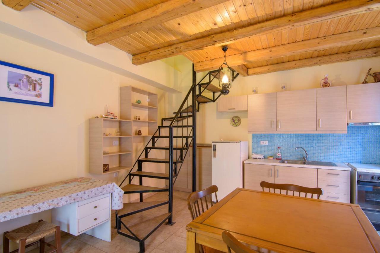 Lilas Traditional Maisonette 伊罗达 外观 照片